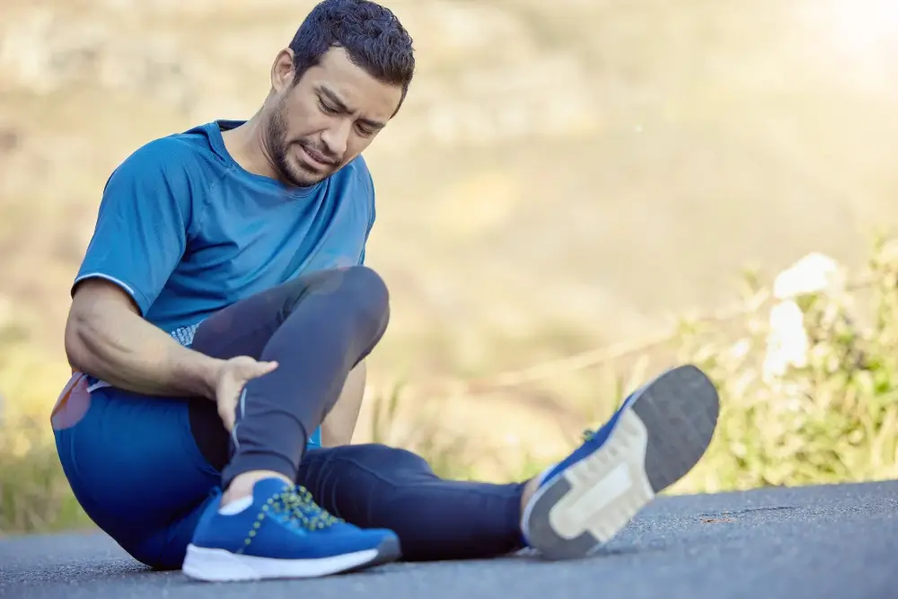 8 Do And Do Not For Managing Knee Pain | Dr. Sankalp Pande